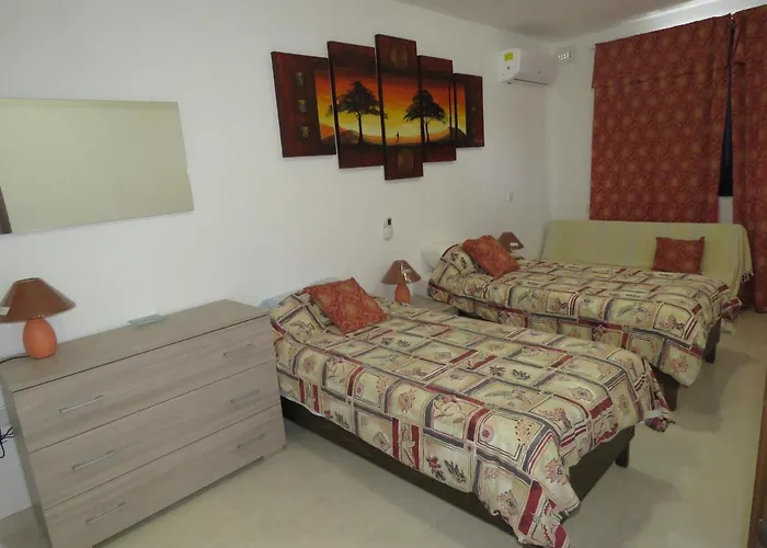 Aquamarine Sea Front - First Floor Appartamento