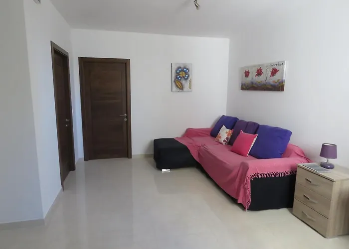 Aquamarine Sea Front - First Floor Appartamento